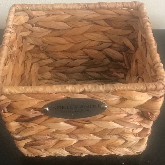 New Yankee Candle Empty Woven Decor/Accent Basket - Picture 14 of 16